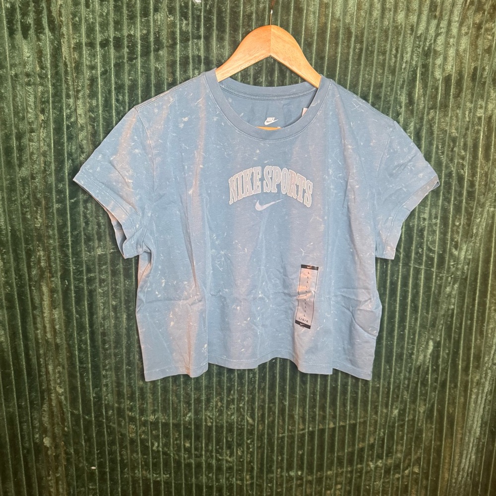 Women's Nike Sports Tee Size L NWT